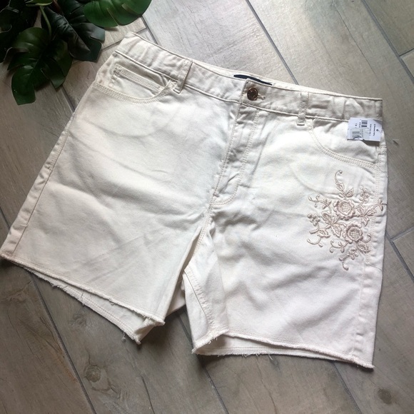 NWT! Gap kids floral embroidered 18 plus size high waisted jean shorts off white - Picture 1 of 6